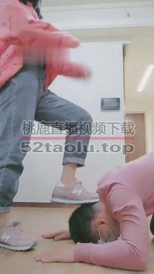 【妮蔻】运动后原味船袜强迫羞辱 bf5830