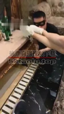 【文文文】KTV双陪酒女羞辱【2,3】 G-210528-23