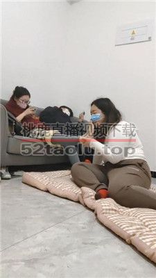 【樱樱】情侣主-让闺蜜下跪伺候-踩踏/裸足恋足舔【七】 bf38609