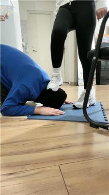 【海绵大大】运动鞋白袜踩虐/胯下乳/坐狗头/臭脚丫狂舔 bf47796