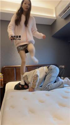 【伊未】坐脸窒息-白袜脚踩虐【完整版】 bf51408