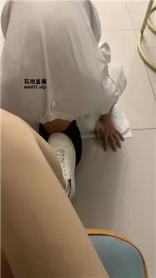 【沐沐】舔闻小白鞋白袜-赏赐圣水 JS250329-18