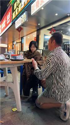 【琴月】户外夜市公开调骚奴【完整版】 JS250416-28